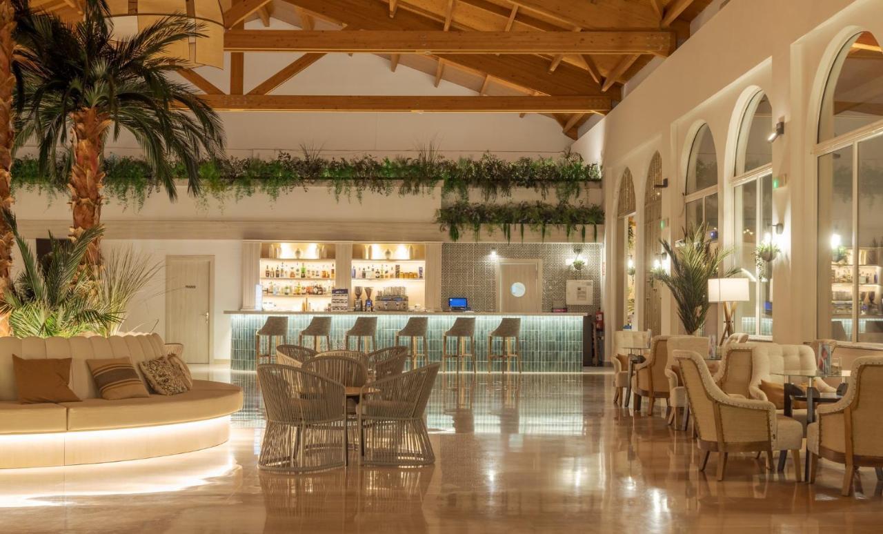 Aparthotel Ilunion Sancti Petri Chiclana de la Frontera Exterior foto