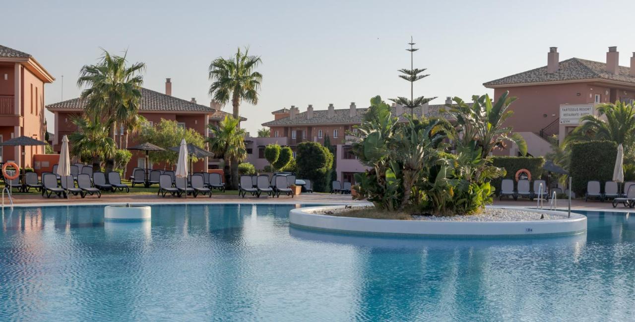 Aparthotel Ilunion Sancti Petri Chiclana de la Frontera Exterior foto